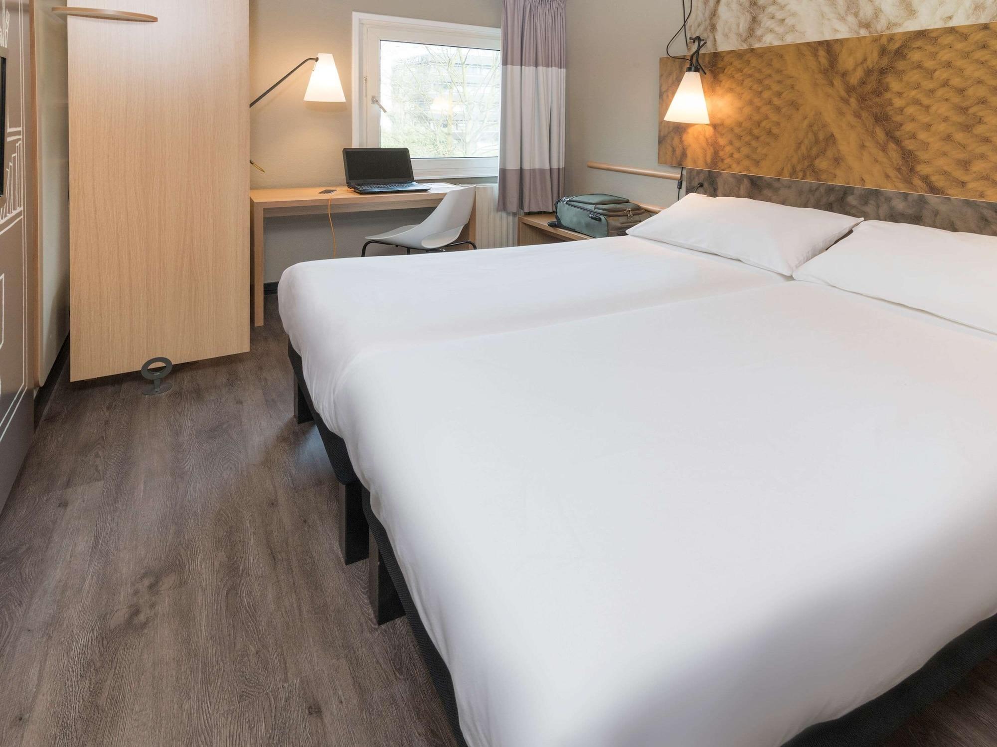 Hotel ibis Tilburg Exterior foto