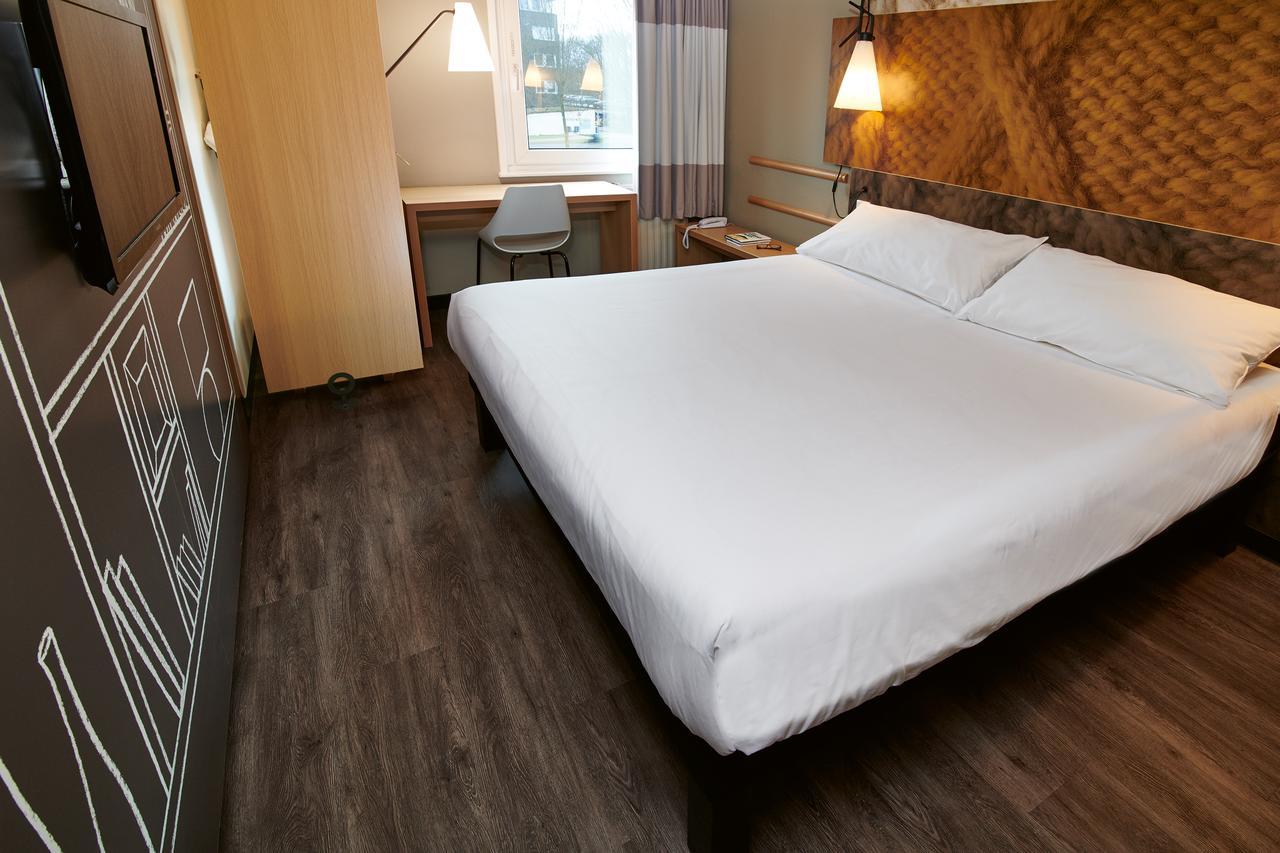 Hotel ibis Tilburg Exterior foto